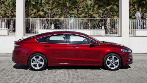 Rijtest van nieuwe Ford Mondeo 2.0 TDCi en Mondeo Wagon 1.5 EcoBoost, die in december 2014 eindelijk in de showroom staan.