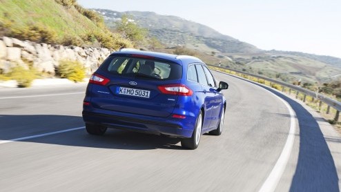 Rijtest van nieuwe Ford Mondeo 2.0 TDCi en Mondeo Wagon 1.5 EcoBoost, die in december 2014 eindelijk in de showroom staan.