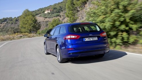 Rijtest van nieuwe Ford Mondeo 2.0 TDCi en Mondeo Wagon 1.5 EcoBoost, die in december 2014 eindelijk in de showroom staan.