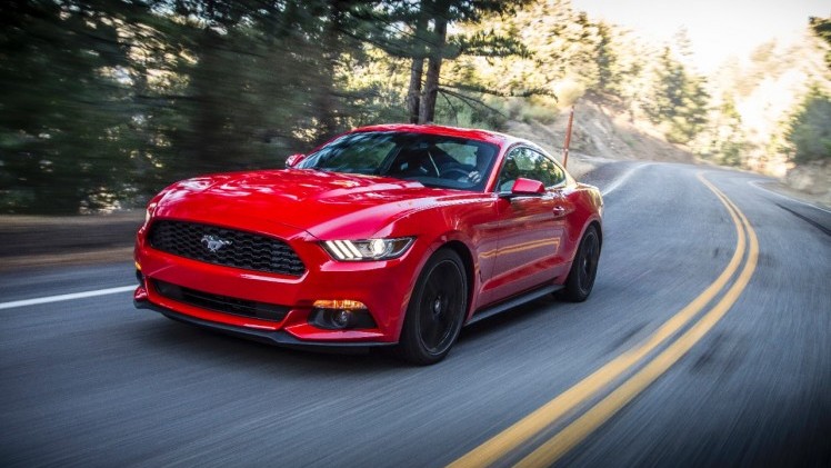 Ford heeft vandaag de Nederlandse prijzen van de Mustang bekendgemaakt. Die prijzen vallen wel een tikkie duurder uit dan de Amerikaanse prijzen...
