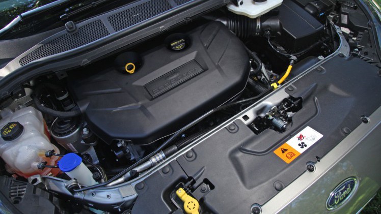 Autotest nieuwe Ford S-MAX 2.0 TDCi 180 pk Powershift Titanium. We rijden de nieuwe generatie S-MAX met nog meer veilige snufjes en meer finesse in het onderstel en de dieselmotor.