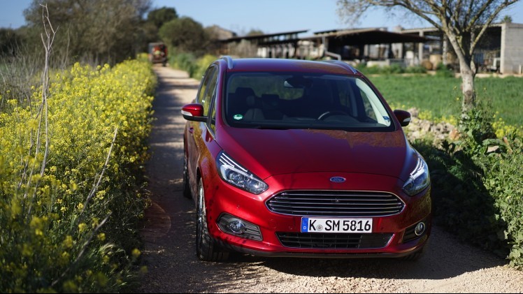 De nieuwe S-Max komt later dit jaar op de markt en wij mochten hem alvast rijden op Mallorca. Is de S-Max nog steeds de onbetwiste koning van de MPV's?