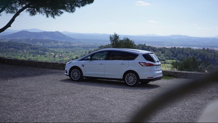 De nieuwe S-Max komt later dit jaar op de markt en wij mochten hem alvast rijden op Mallorca. Is de S-Max nog steeds de onbetwiste koning van de MPV's?