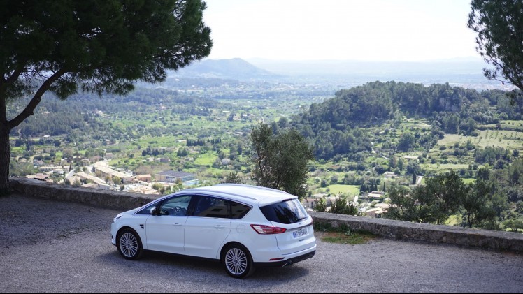 De nieuwe S-Max komt later dit jaar op de markt en wij mochten hem alvast rijden op Mallorca. Is de S-Max nog steeds de onbetwiste koning van de MPV's?
