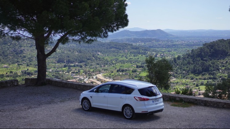 De nieuwe S-Max komt later dit jaar op de markt en wij mochten hem alvast rijden op Mallorca. Is de S-Max nog steeds de onbetwiste koning van de MPV's?