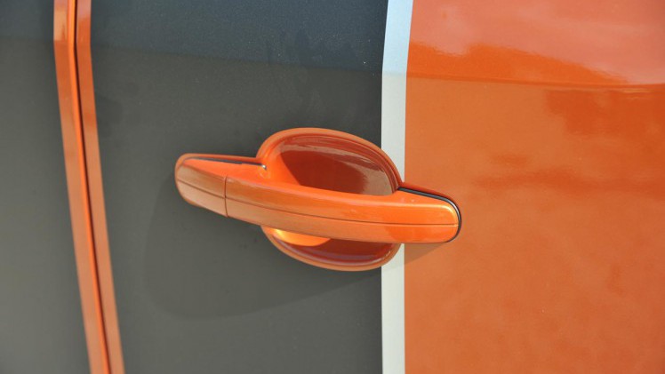 Ford geeft de Transit Custom niet alleen een facelift, maar zorgt tevens voor een opwaardering van interieur en bechikbare technieken.