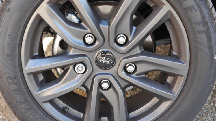 Ford geeft de Transit Custom niet alleen een facelift, maar zorgt tevens voor een opwaardering van interieur en bechikbare technieken.