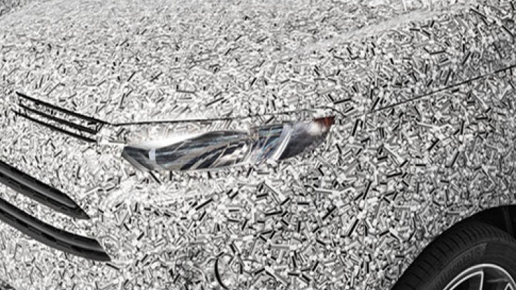 Ford ontwikkelt nieuwe 3D camouflage om het design van prototypen nog even onder de pet te houden. Deze 3D Brick camouflage werd in twee maanden ontwikkeld.