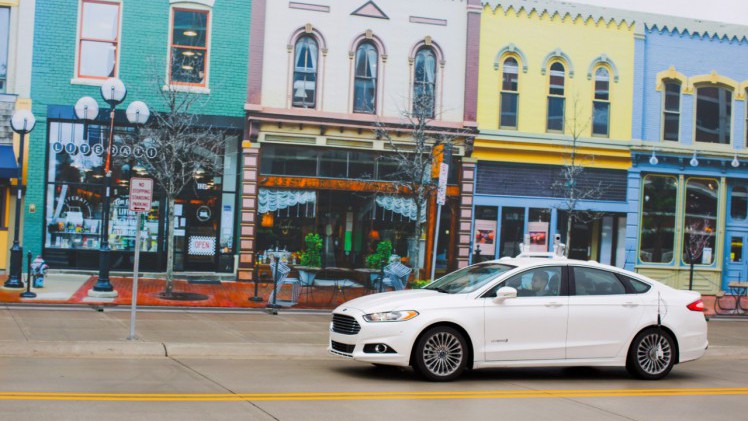Ford test autonoom rijden met Ford Mondeo in eigen stad Mcity van Michigan.