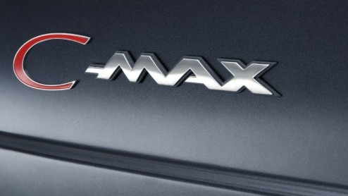 De Ford C-Max heeft een aantal wijzigingen gekregen zodat deze weer een paar jaar mee kan. De C-Max is door de veranderingen wat meer op zijn grote en populaire broer gaan lijken, de S-Max.