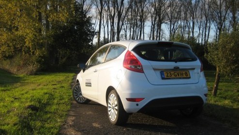 Wanneer je nu voor de keuze staat een nieuwe compacte auto aan te schaffen, zijn de mogelijkheden te over. Zoek je iets dynamisch, fris ogend en zuinig rijdend, dan verdient de nieuwe Ford Fiesta als