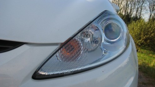 Wanneer je nu voor de keuze staat een nieuwe compacte auto aan te schaffen, zijn de mogelijkheden te over. Zoek je iets dynamisch, fris ogend en zuinig rijdend, dan verdient de nieuwe Ford Fiesta als