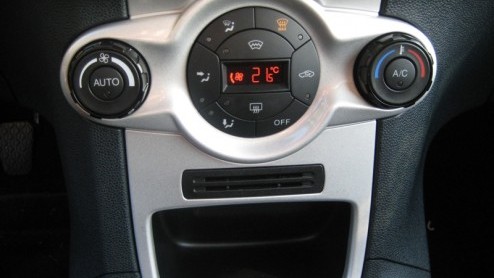 Wanneer je nu voor de keuze staat een nieuwe compacte auto aan te schaffen, zijn de mogelijkheden te over. Zoek je iets dynamisch, fris ogend en zuinig rijdend, dan verdient de nieuwe Ford Fiesta als