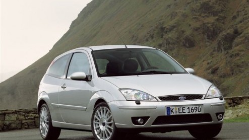 Al 10 jaar Fords best verkochte model in Nederland en Europa, al 10 jaar een van de toppers in rijkwaliteiten en ook al 10 jaar een bijzonder design. Dat kenmerkt de Ford Focus, die in 1998 de Escort