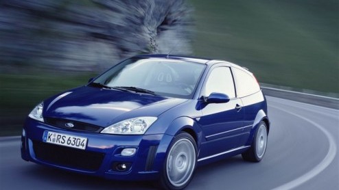 Al 10 jaar Fords best verkochte model in Nederland en Europa, al 10 jaar een van de toppers in rijkwaliteiten en ook al 10 jaar een bijzonder design. Dat kenmerkt de Ford Focus, die in 1998 de Escort