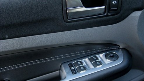 Het aantal fervente voorstanders van handgeschakelde autos ligt sinds een aantal jaar onder vuur. De automatische transmissie met dubbele koppeling maakt namelijk zijn opmars. Snelle schakelingen met