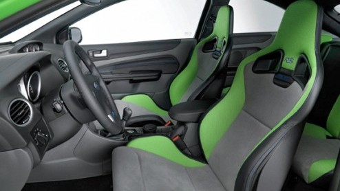We hebben al heel wat geschreven over de Ford Focus RS en we kunnen niet wachten om in n van de 50 stuks die in 2009 in Nederland zullen arriveren plaats te nemen! Met 305 pk, 440 Nm en een sprint v