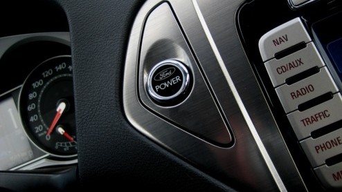 Voor meer dan 13.000 automobilisten is de nieuwe Ford Mondeo hun auto. Sinds de entree van de auto net voor de zomer van 2007 heeft deze gezinsmiddenklasser boven verwachting verkocht. In zon 70% v