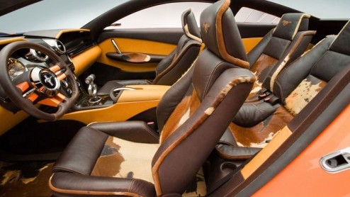 Italianen staan bekend als d mensen die verstand hebben van design. Bijna iedereen is het er wel mee eens dat de mooiste autos dan ook uit Itali komen. Amerikanen daarentegen maken niet echt autos
