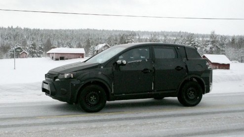 In september vorig jaar liet Ford ons de heftige Iosis+X zien op de Autosalon van Parijs. Hieruit konden we concluderen dat het merk bezig was met een SUV en dat blijkt ook uit deze fotos. Schrik ove
