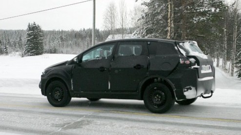 In september vorig jaar liet Ford ons de heftige Iosis+X zien op de Autosalon van Parijs. Hieruit konden we concluderen dat het merk bezig was met een SUV en dat blijkt ook uit deze fotos. Schrik ove
