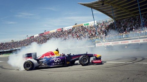 Gamma Racing Day 2014 met Formule 1 demonstratie van Infiniti Red Bull Racing en debuut Moszkowicz als coureur in Clio Cup Benelux.