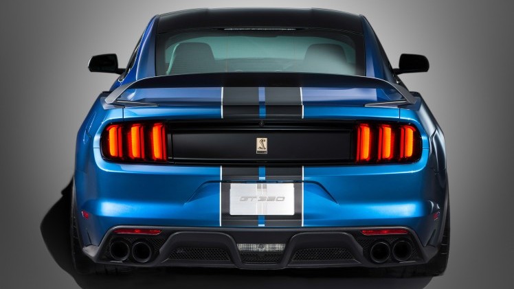 Ford maakte in 2014 een winst van 3,2 miljard dollar. In 2013 maakte Ford nog een winst van 7,2 miljard dollar.