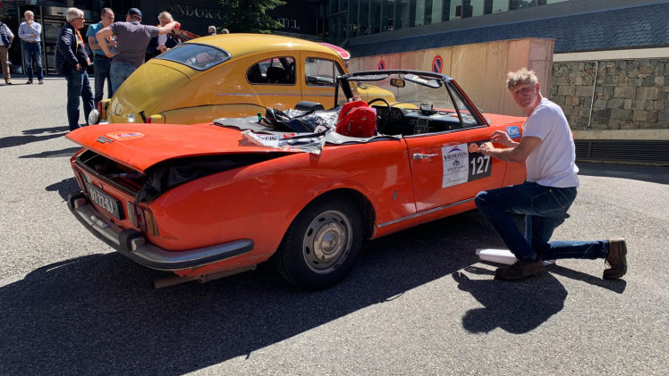 Equipe AutoVandaag doet mee met de 66ste editie van de Tulpenrallye en brengt regelmatig verslag uit.