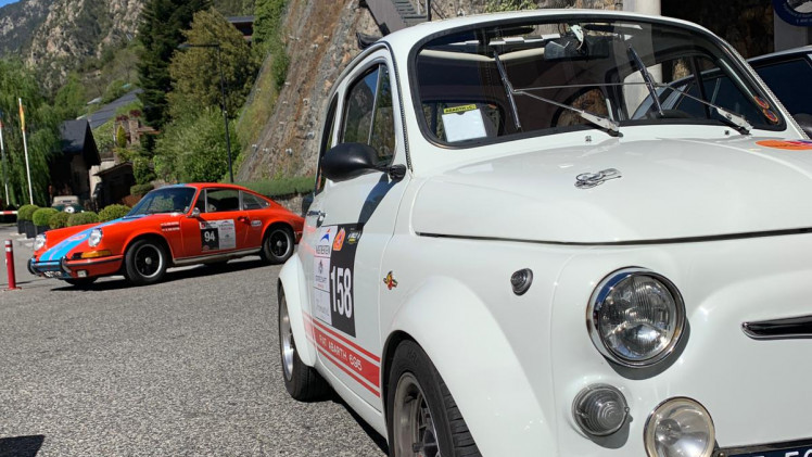 Equipe AutoVandaag doet mee met de 66ste editie van de Tulpenrallye en brengt regelmatig verslag uit.