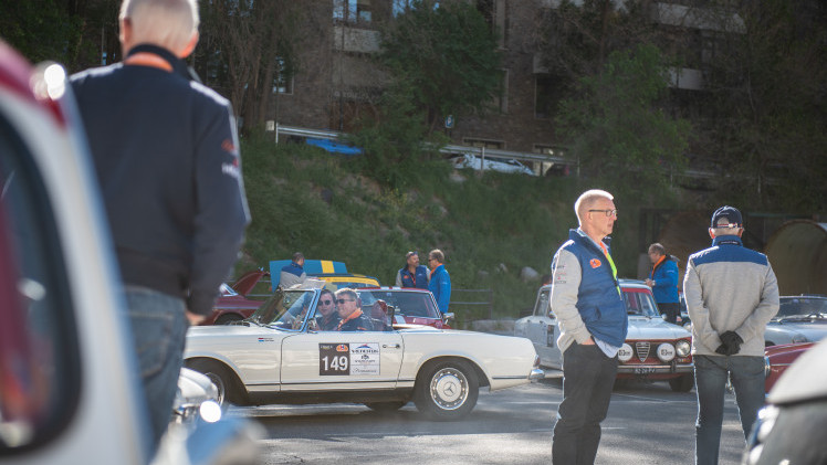 Equipe AutoVandaag doet mee met de 66ste editie van de Tulpenrallye en brengt regelmatig verslag uit.
