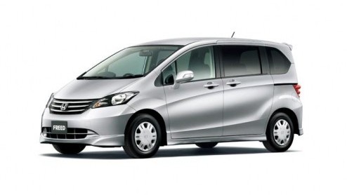 Honda start in thuisland Japan met een nieuwe compacte MPV, die de vrolijke naam Freed draagt. Naar eigen zeggen is het een ruimelijke telg met aantrekkelijke styling en praktische details. De Freed i