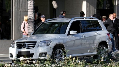 Het is alweer een maand geleden dat we iets hoorden en zagen omtrent de Mercedes GLK. Onlangs is de GLK echter in levende lijve gespot op de set van de film Sex and the City. En dat terwijl het mode