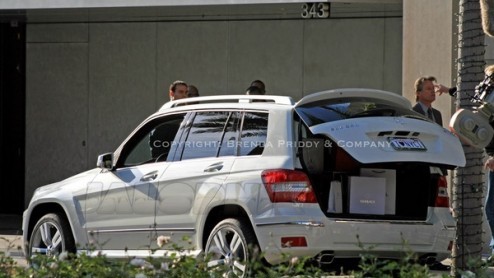 Het is alweer een maand geleden dat we iets hoorden en zagen omtrent de Mercedes GLK. Onlangs is de GLK echter in levende lijve gespot op de set van de film Sex and the City. En dat terwijl het mode