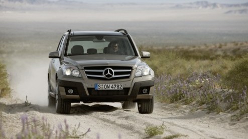 Hoewel de Mercedes GLK-Klasse pas in oktober geleverd zal worden, kunnen liefhebbers deze stoere Duitser al wel bestellen. De prijzen van de auto n van het comfortpakket zijn inmiddels bekend. De GLK