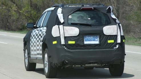 Op deze fotos is de GMT172 te zien, of beter gezegd de Chevrolet Equinox. Het nieuwe model staat op stapel en rolt in maart 2009 van de band. De kans is echter klein dat deze mastodont onze kant op k