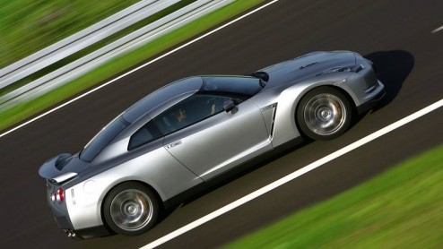 Nissan is vol lof over hun supersnelle GT-R. Deze sportieve Japanner heeft zijn ronde over de Duitse Nrburgring voltooid in 7:29 minuten. Een testrijder van Nissan - Tochio Suzuki - klaarde de klus o