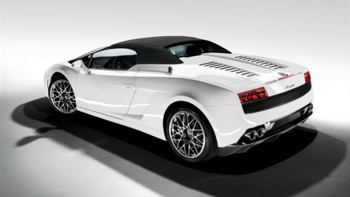 Pittig doorrijden in een rasechte sportauto is heel vermakelijk, maar met de wind in de haren misschien nog wel meer. Voor de rich and famous is nu de Lamborghini Gallardo LP560-4 Spyder voorgesteld i