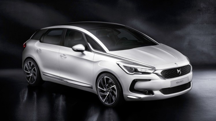 Citron DS5 gaat als DS DS5 door het leven en is als facelitmodel verkrijgbaar met nieuwe BlueHDi dieselmotoren en eventueel als Hybrid4.