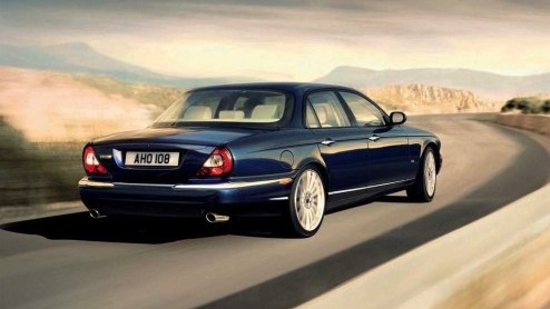 Nicolas Ruis gastcolumn op AutoVandaag. Hoe hij als BMW rijder zijn zinnen heeft gezet op een Jaguar XJ, type X350 met V6 diesel.