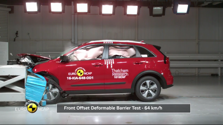 Geen vijfsterrenregen bij crashtests EuroNCAP voor Kia Niro, Toyota Hilux, Subaru Levorg en Renault Scnic.