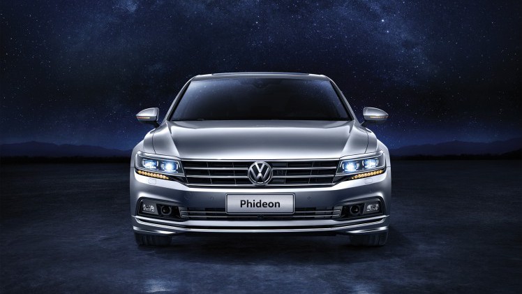 De nieuwe Phaeton voor China is de Volkswagen Phideon, een luxe sedan met vijf zitplaatsen.