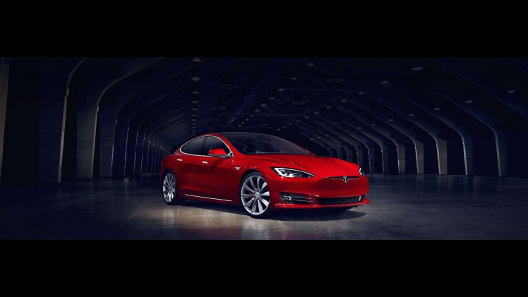 Facelift Tesla Model S voor MY2017 blijft beperkt tot nieuwe LED-koplampen, een andere grille en een paar details. De Model S krijgt geen nog grotere accu's.