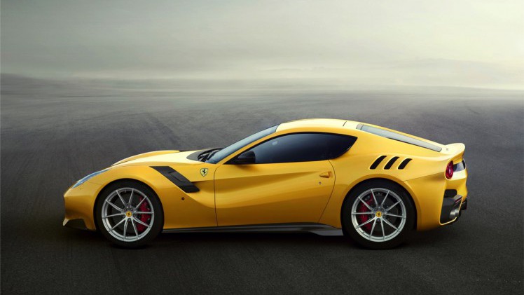 De Ferrari F12tdf is een exclusieve versie van de F12 berlinetta met nog meer vermogen, extra downforce en spannendere looks.