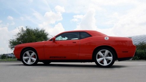Een standaard Dodge Challenger SRT8 toch wat te braaf? Geen nood, bij Geiger weten ze wel raad. De nota bene Duitse tuner nam deze Amerikaanse muscle car onder handen en voegde vooral veel peekaa's to