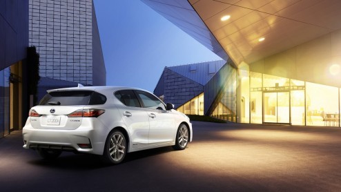 De Lexus CT 200h krijgt voor modeljaar 2014 een kleine opfrisbeurt. Leftlanenews heeft de eerste fotos weten te bemachtigen, genomen tijdens een fotoshoot met de nieuweling.