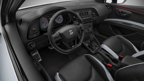 Via een Russische website zijn de eerste beelden van de Seat Leon Cupra gelekt. De toevoeging 280 doet al vermoeden wat het potentieel is van de potente Cupra is.