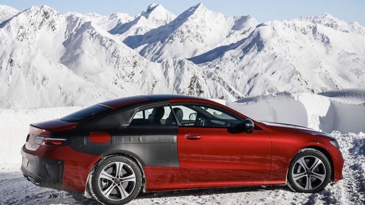 Mercedes-Benz heeft de eerste officile teaserbeelden vrijgegeven van de nieuwe E-Klasse Coup. Leuk, maar ondertussen hebben we ook de volledige auto al in beeld!