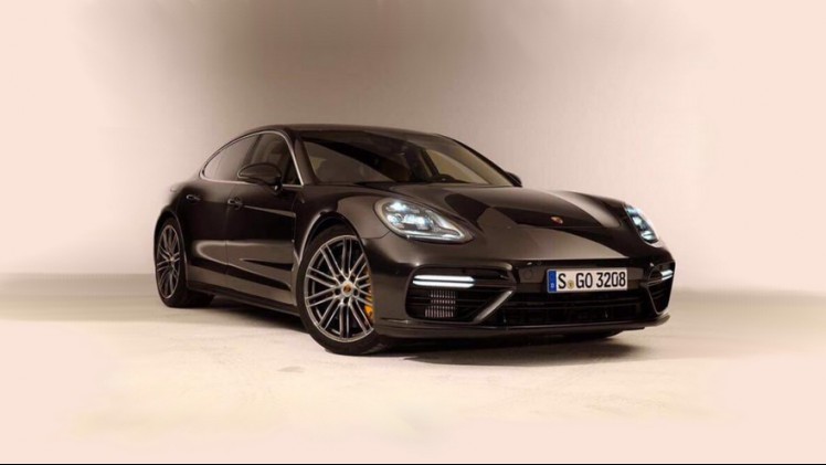 Porsche Panamera gelekt