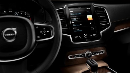 Zojuist is officieel het doek getrokken van de Volvo XC90. De beelden zouden eigenlijk nog tot middernacht onder de pet moeten blijven, maar zijn reeds op het web verschenen.