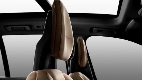 Zojuist is officieel het doek getrokken van de Volvo XC90. De beelden zouden eigenlijk nog tot middernacht onder de pet moeten blijven, maar zijn reeds op het web verschenen.